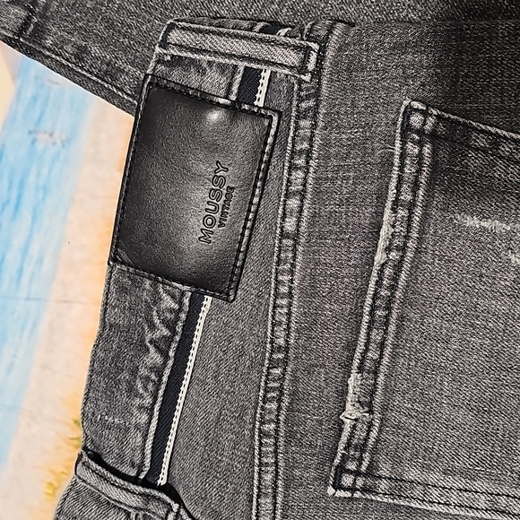 Moussy Vintage Distressed Raw Hem Jeans Size 30 - Picture 12 of 13